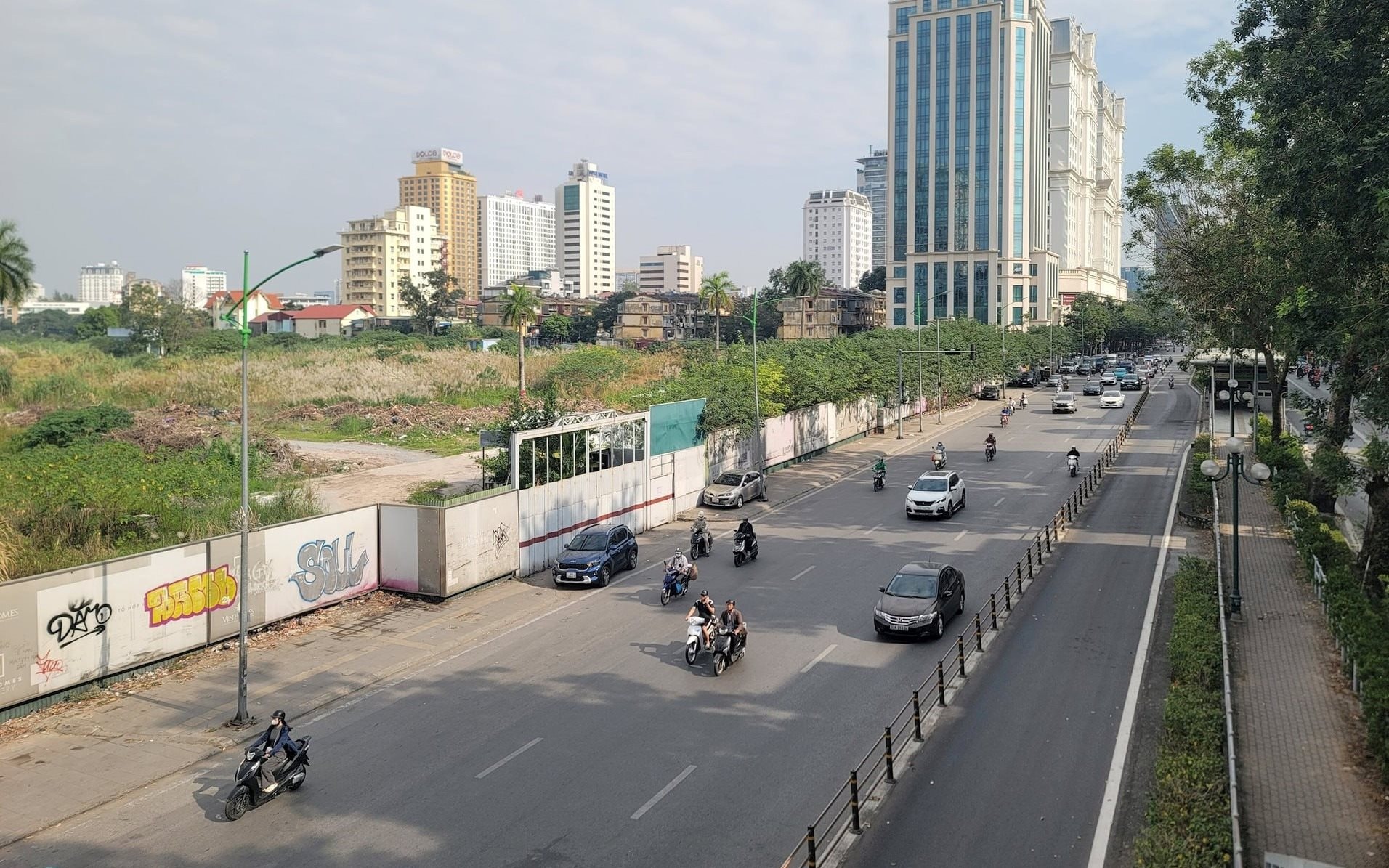 Hai công ty con của Vingroup ký gói thầu 4.700 tỷ đồng triển khai dự án TTTM tại Giảng Võ- Ảnh 1.