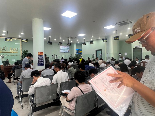 Văn phòng đất đai phía Nam ngày càng nhộn nhịp