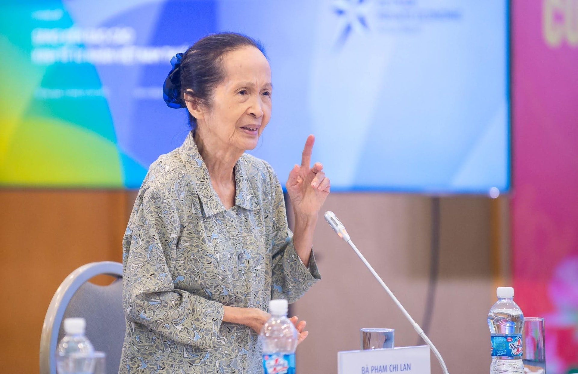 Chuyên gia Phạm Chi Lan: Không thể tính bà Phương Thảo Vietjet chung với hàng loạt doanh nghiệp nhỏ và vừa khác cộng lại chia ra, rồi đánh giá là khu vực kinh tế tư nhân kém hiệu quả!- Ảnh 1.