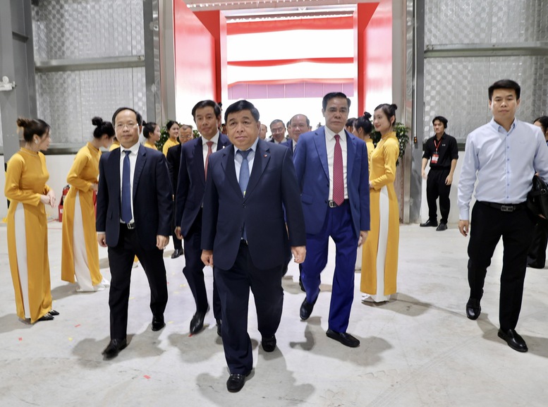 VinFast Hà Tĩnh: Xác lập kỷ lục về tiến độ hoàn thiện nhà máy- Ảnh 1.