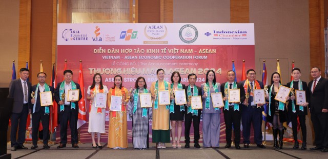 Đại diện các Doanh nghiệp tại lễ trao giải.