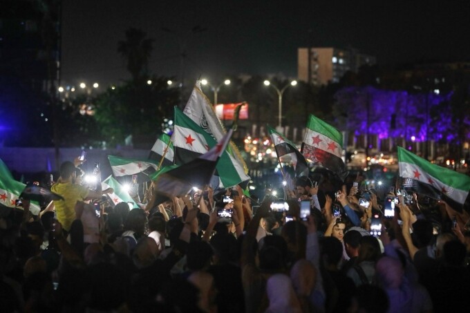 Ông Trump nêu khả năng dỡ bỏ cấm vận Syria - 1