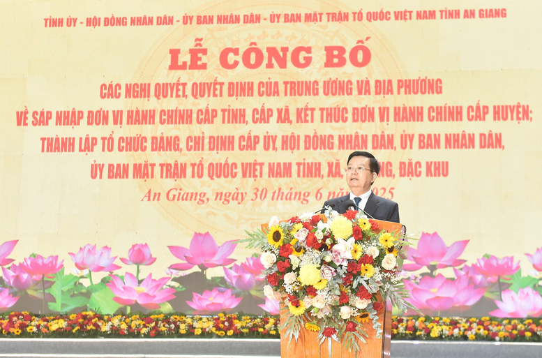 Phó Thủ tướng Mai Văn Chính: Tỉnh An Giang nhanh chóng bắt nhịp công việc, chung sức, đồng lòng hoàn thành xuất sắc nhiệm vụ được giao- Ảnh 4.