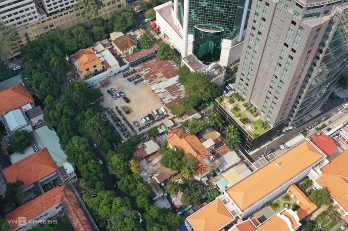 Khu đất gần 6.300 m2 ở đường Nguyễn Du và Chu Mạnh Trinh, quận 1. Ảnh:Quỳnh Trần.