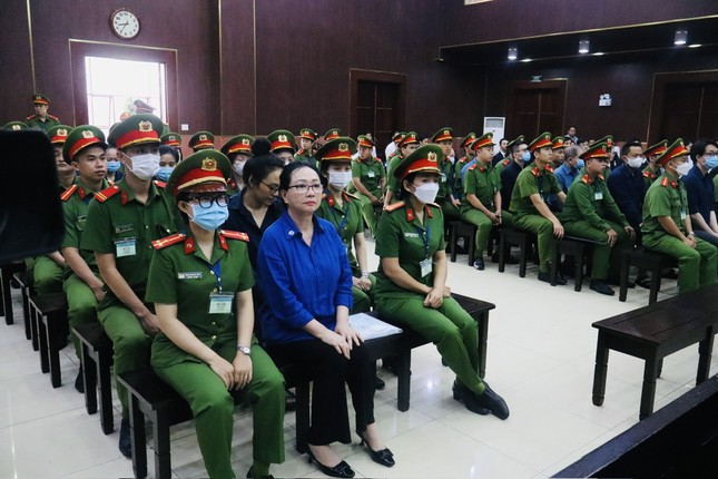 Viện Kiểm sát đề nghị giảm án cho bà Trương Mỹ Lan và 3 người thân- Ảnh 6.