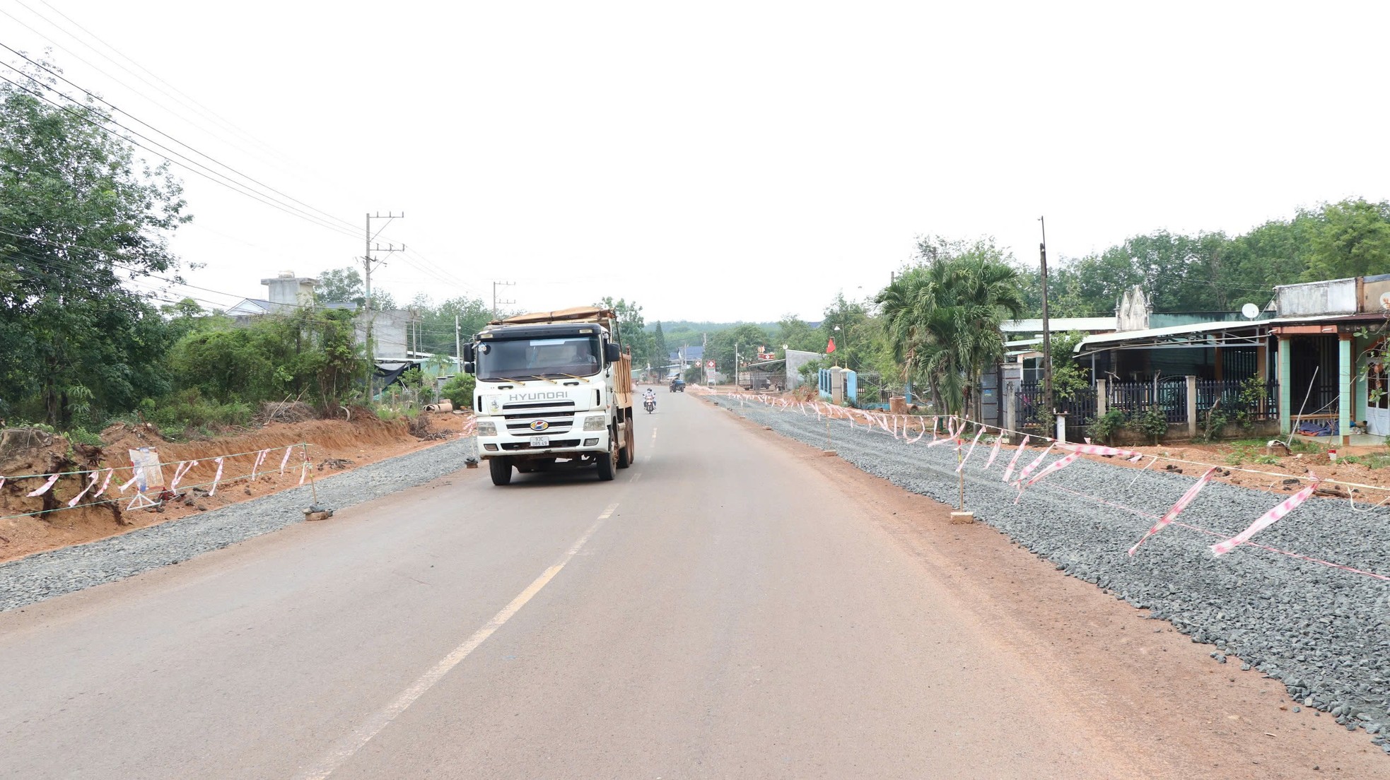 Hình ảnh tuyến đường duy nhất nối Bình Phước với Đồng Nai nhưng bị ngăn cách- Ảnh 8.