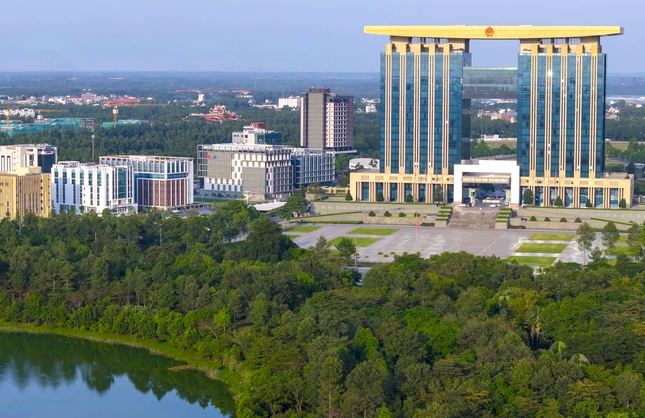 Bí thư Bình Dương chỉ đạo giải quyết nhanh việc lớn trước khi hợp nhất với TPHCM- Ảnh 1.