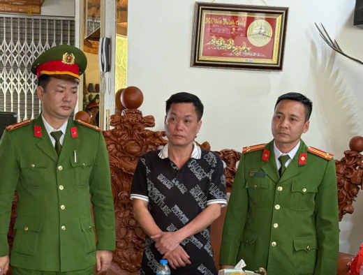 photo-1743471723426 photo-1743471723426