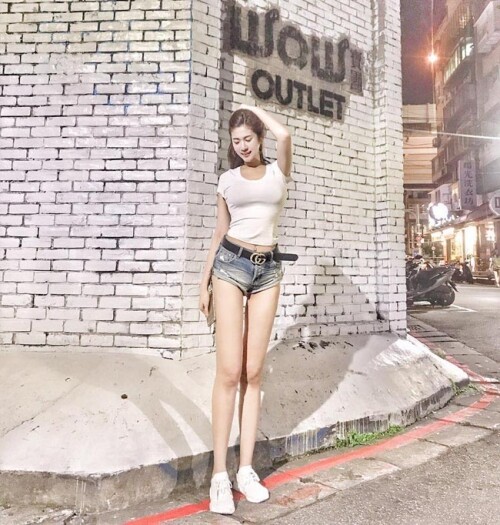 17581766828679106642398799304016